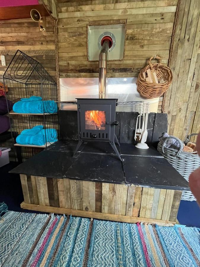 Budget Stay, In Lovely Private Setting With Rustic Charm, Log Burner, Fire Pit, Campers Kitchen & Eco Loo No Bedding Supplied Narberth Esterno foto