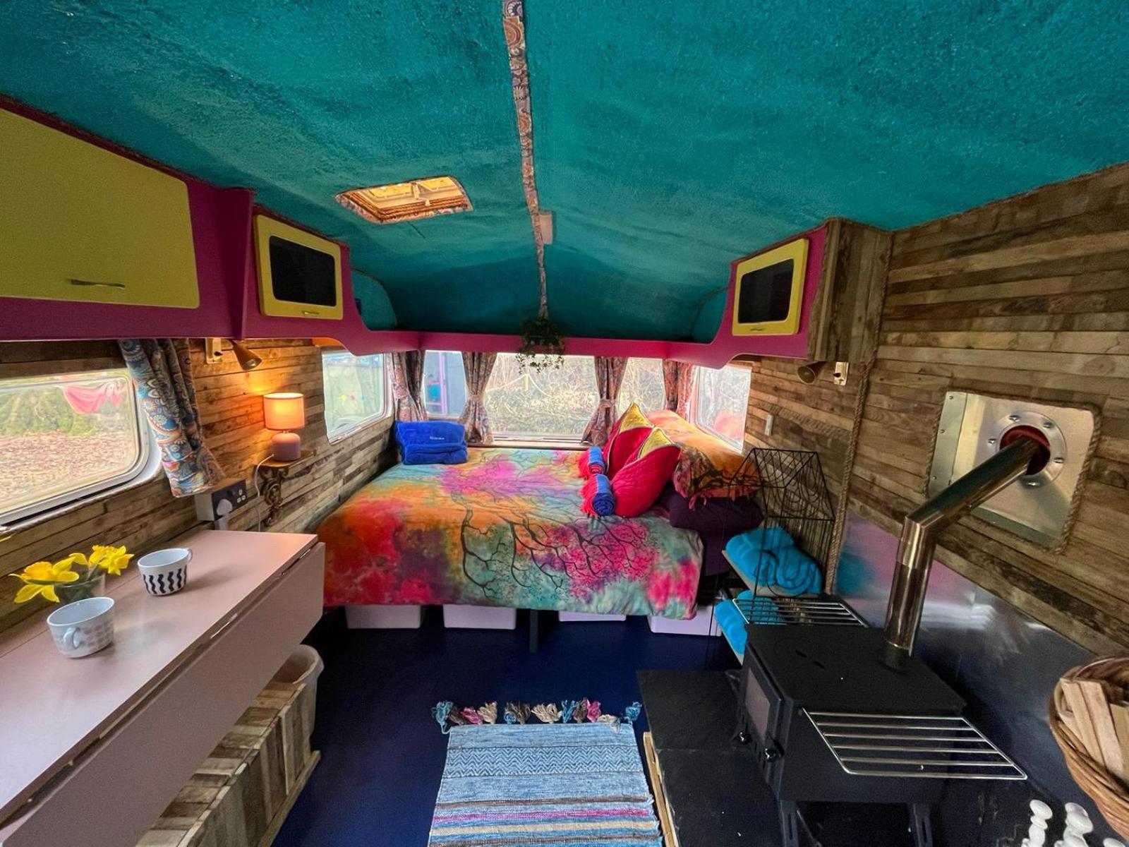 Budget Stay, In Lovely Private Setting With Rustic Charm, Log Burner, Fire Pit, Campers Kitchen & Eco Loo No Bedding Supplied Narberth Esterno foto