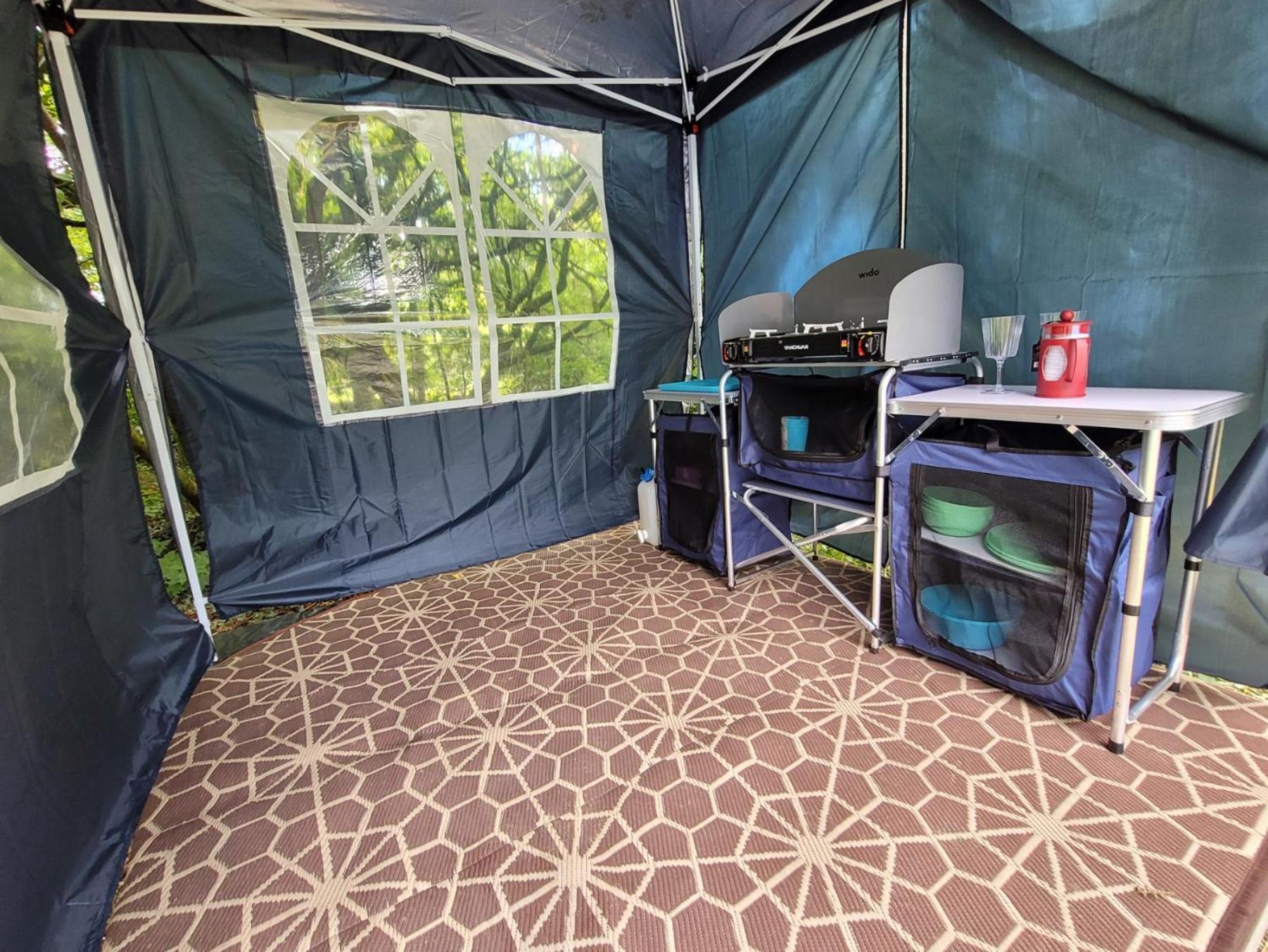 Budget Stay, In Lovely Private Setting With Rustic Charm, Log Burner, Fire Pit, Campers Kitchen & Eco Loo No Bedding Supplied Narberth Esterno foto