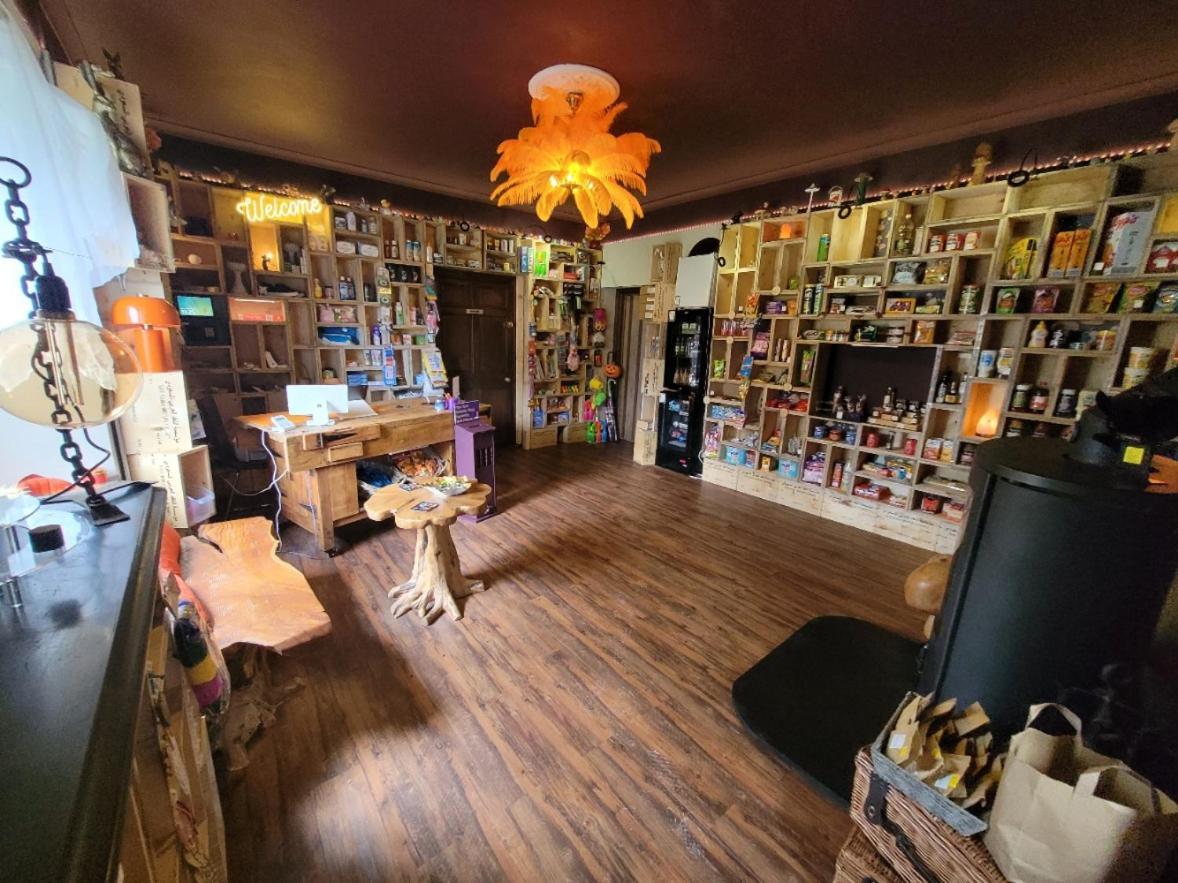 Budget Stay, In Lovely Private Setting With Rustic Charm, Log Burner, Fire Pit, Campers Kitchen & Eco Loo No Bedding Supplied Narberth Esterno foto